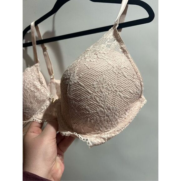 Victoria’s Secret Plunge Lace Bra Woman’s Size 38DD - Picture 6 of 11